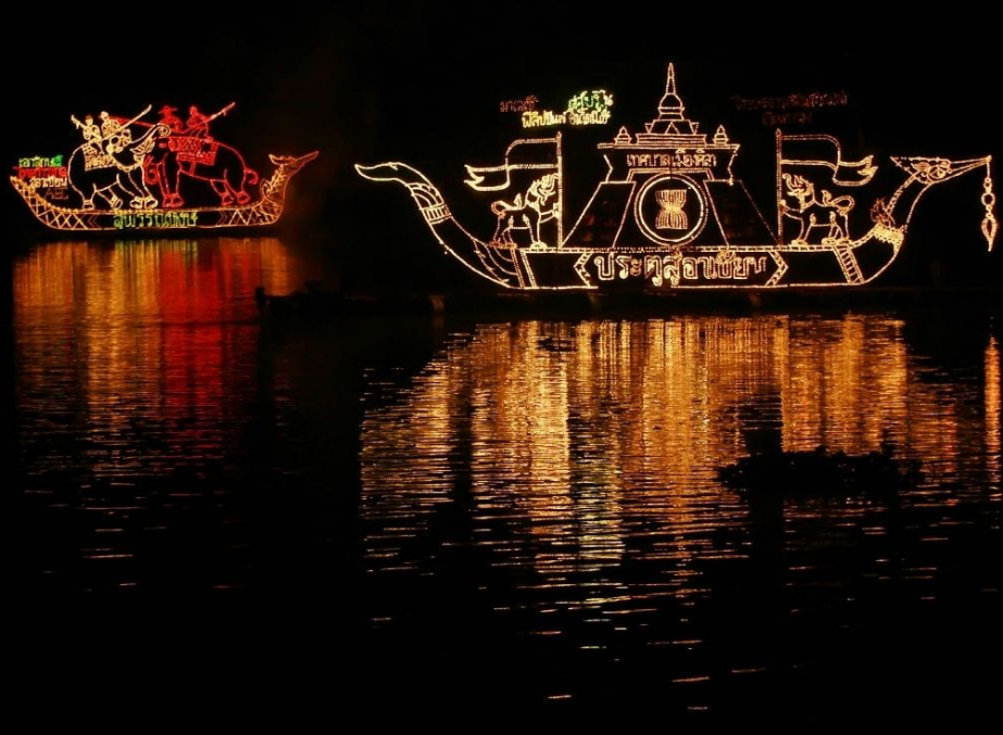 Lai Reua Fai Festival in Nakhon Phanom – illuminated boat on Mekong River